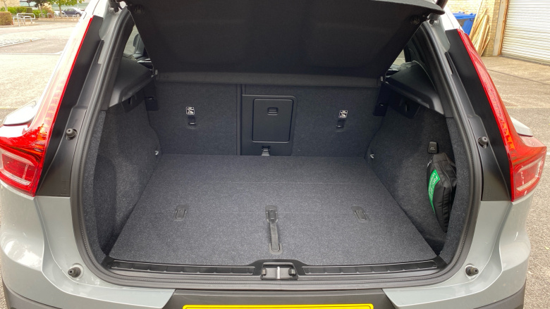 Volvo XC40 2.0 B3P Plus Dark 5dr Auto Petrol Estate